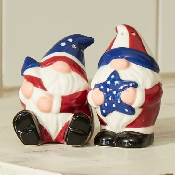 Gnome Salt and Pepper Shakers - Picture 1 of 4